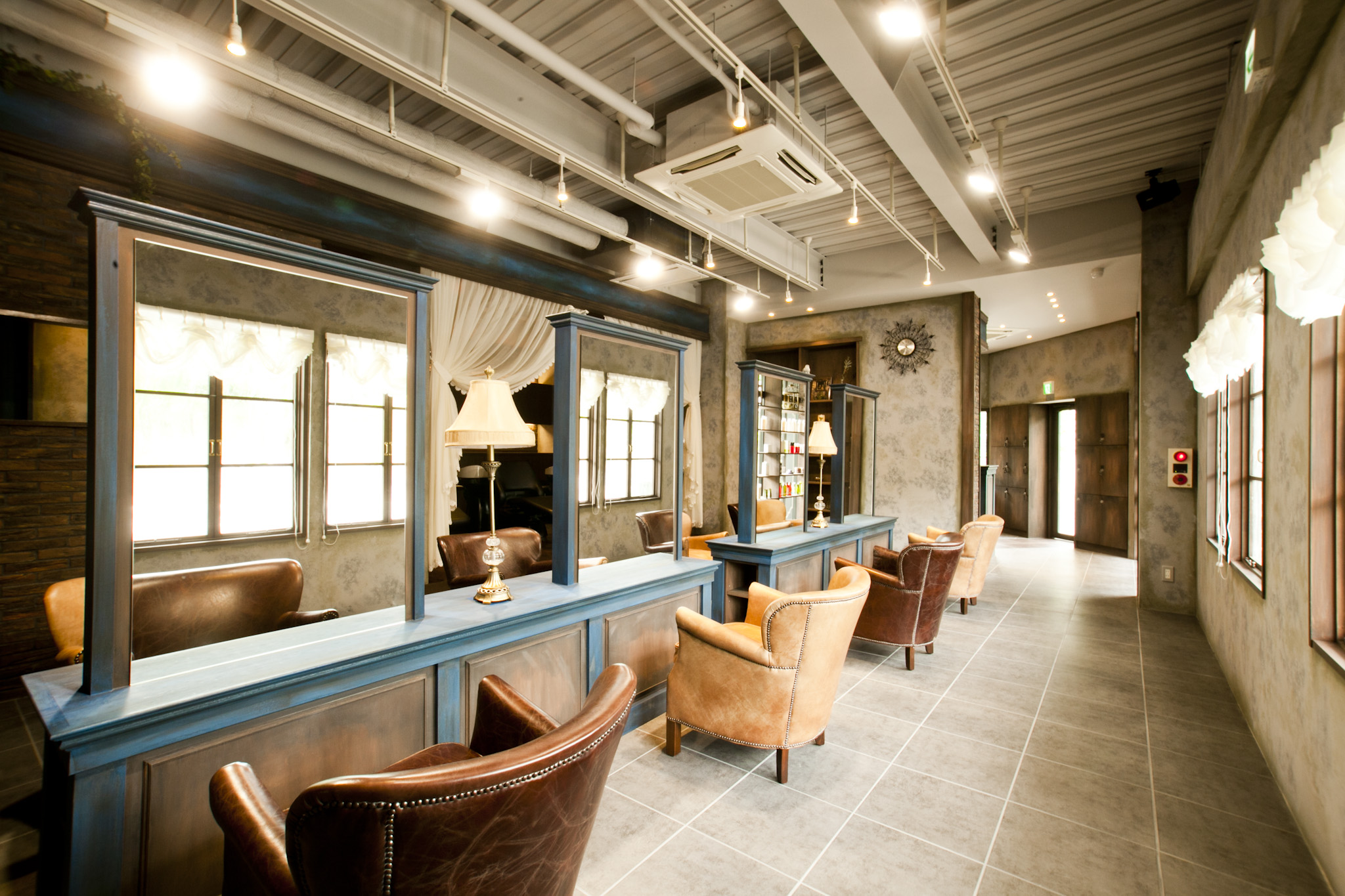 スタイリスト、ジュニアスタイリスト、アシスタント募集中！ | [大阪府][理美容・エステ][美容院] | iru coin de rue  （イルコアンドル）の採用サイトです